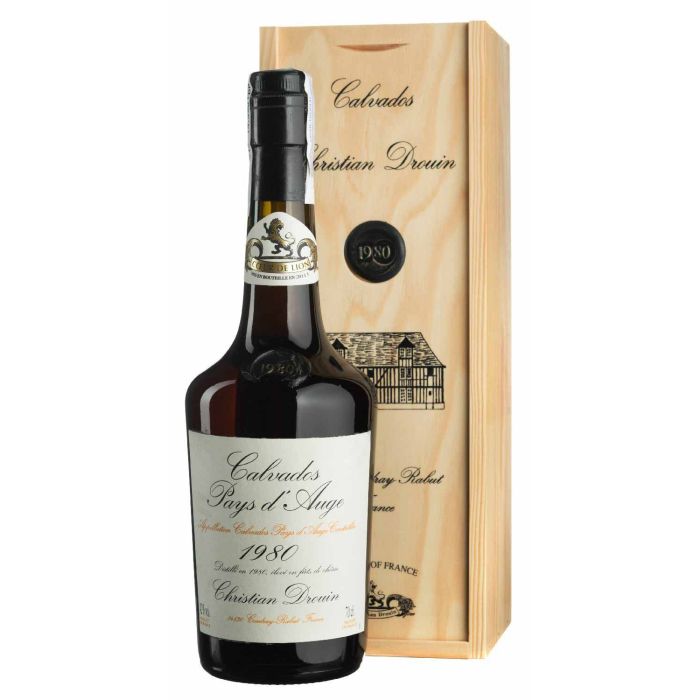 Кальвадос Calvados Coeur de Lion Pays d'Auge 1980, 0.7 л Кальвадос Calvados Coeur de Lion Pays d'Auge 1980, 0.7 л