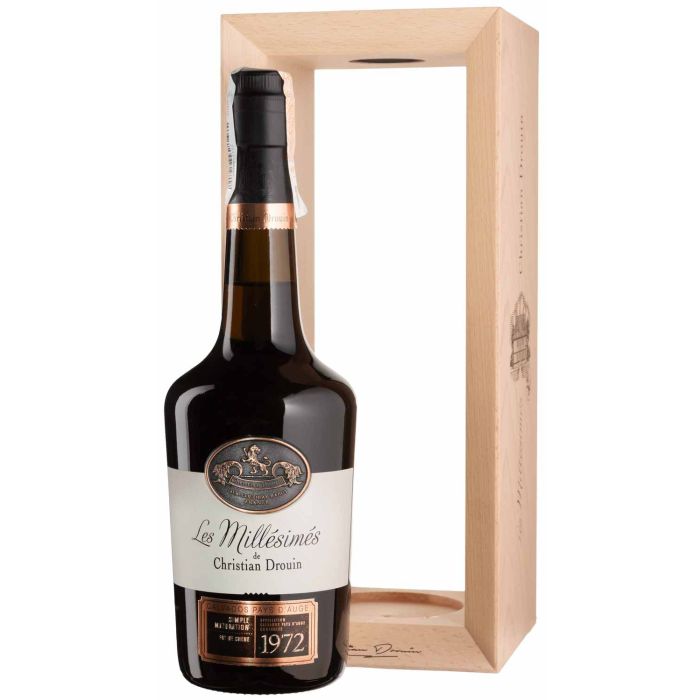 Кальвадос Calvados Coeur de Lion, wooden box 1972, 0.7 л Кальвадос Calvados Coeur de Lion, wooden box 1972, 0.7 л