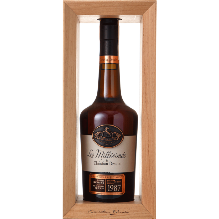 Кальвадос Calvados Coeur de Lion Pays d'Auge 1987, 0.7 л Кальвадос Calvados Coeur de Lion Pays d'Auge 1987, 0.7 л