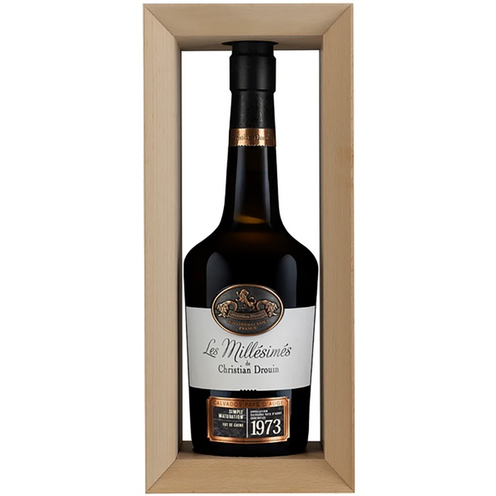 Кальвадос Calvados Coeur de Lion Pays d'Auge 1973, 0.7 л Кальвадос Calvados Coeur de Lion Pays d'Auge 1973, 0.7 л