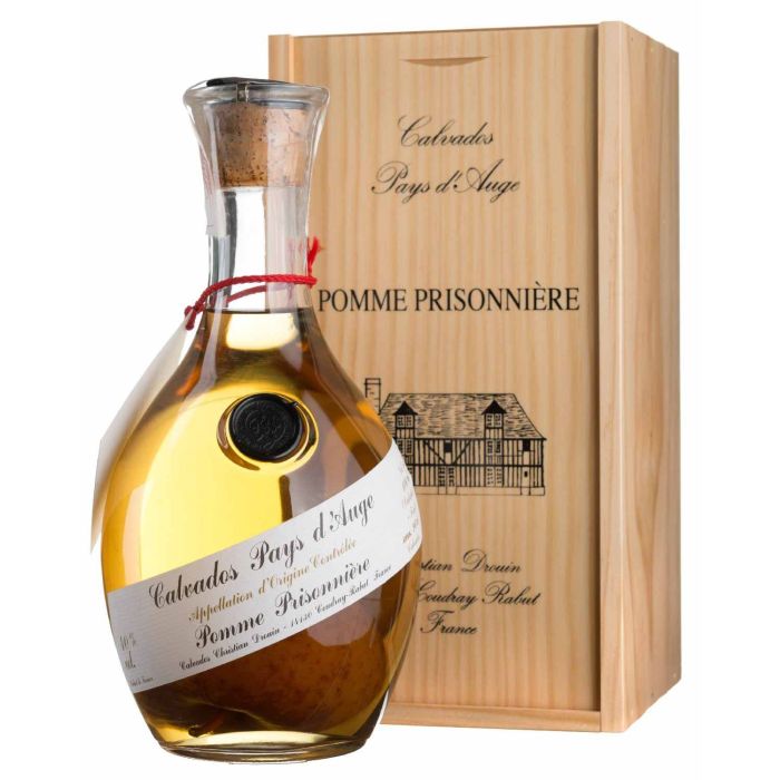 Кальвадос Calvados Pomme Prisonniere Pays d'Auge, 0.9 л Кальвадос Calvados Pomme Prisonniere Pays d'Auge, 0.9 л