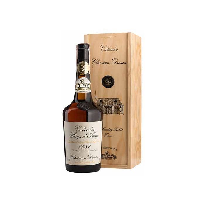 Кальвадос Calvados Coeur de Lion Pays d'Auge, wooden box 1981, 0.7 л Кальвадос Calvados Coeur de Lion Pays d'Auge, wooden box 1981, 0.7 л