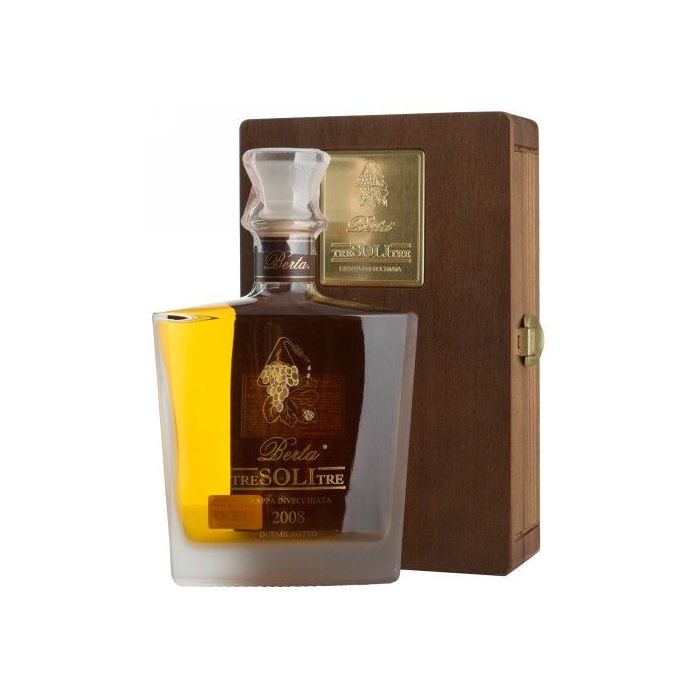 Граппа Tre Soli Tre, wooden box, 0.7 л