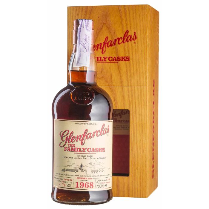 Віскі Glenfarclas Family Cask 1968 S16 #5243, wooden box 1968, 0.7 л