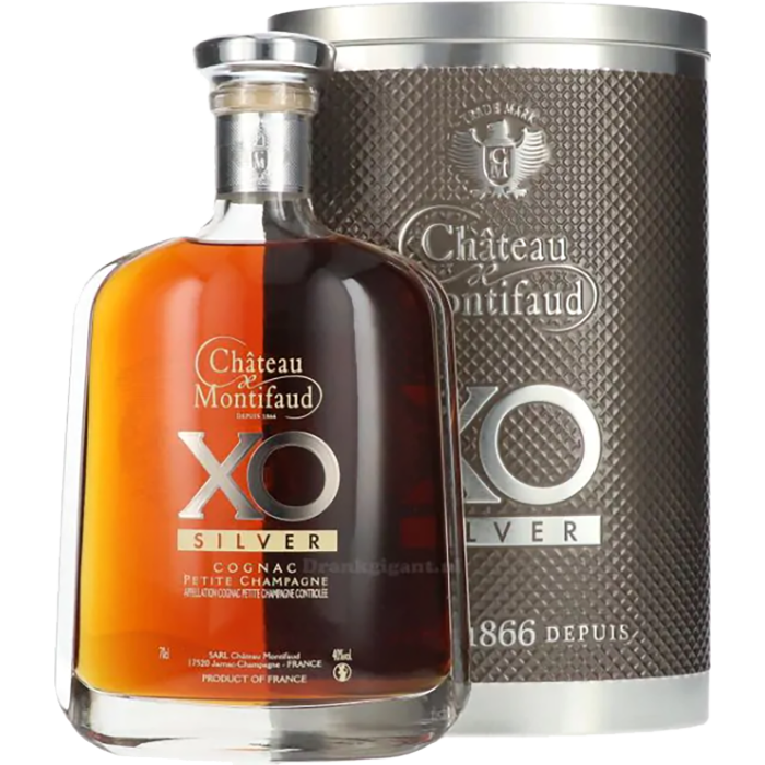 Коньяк Chateau de Montifaud XO Silver, gift box, 0.7 л Коньяк Chateau de Montifaud XO Silver, gift box, 0.7 л