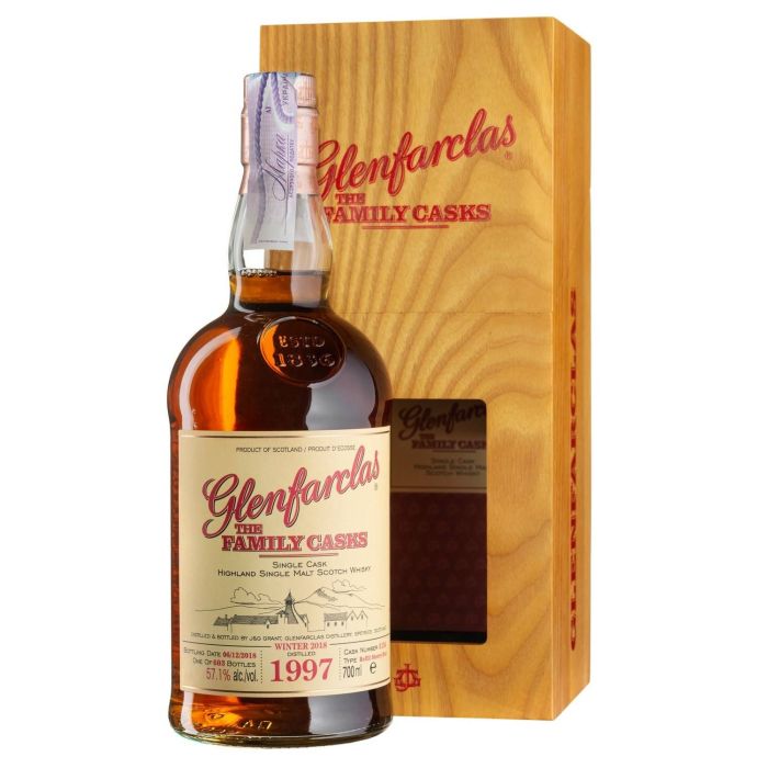 Віскі Glenfarclas The Family Cask S22 #3, wooden box 1997, 0.7 л