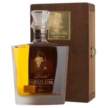 Граппа Tre Soli Tre, wooden box, 0.7 л