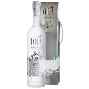 Горілка Ora Vodka, gift box, 0.7 л
